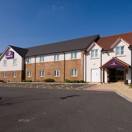 Premier Inn Фроум Экстерьер фото