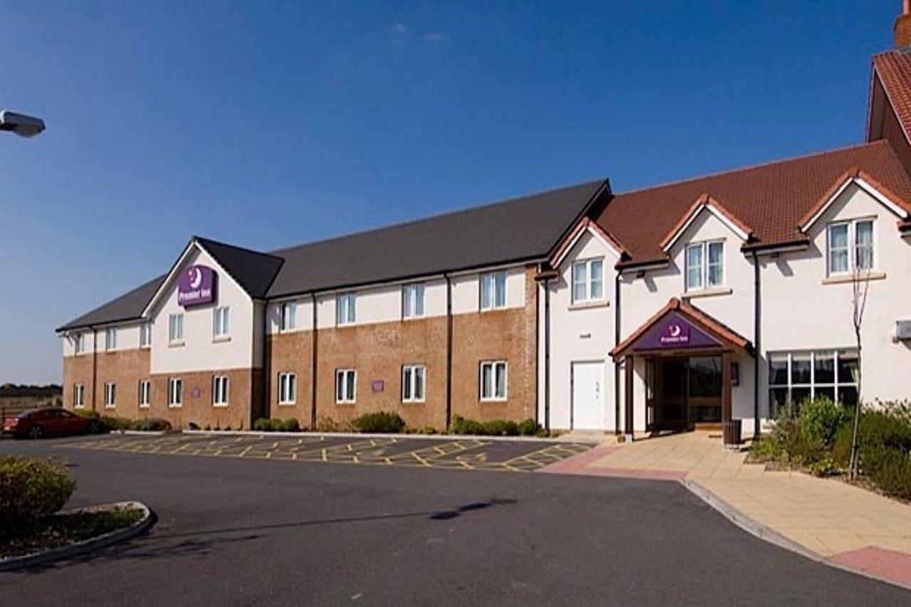 Premier Inn Фроум Экстерьер фото